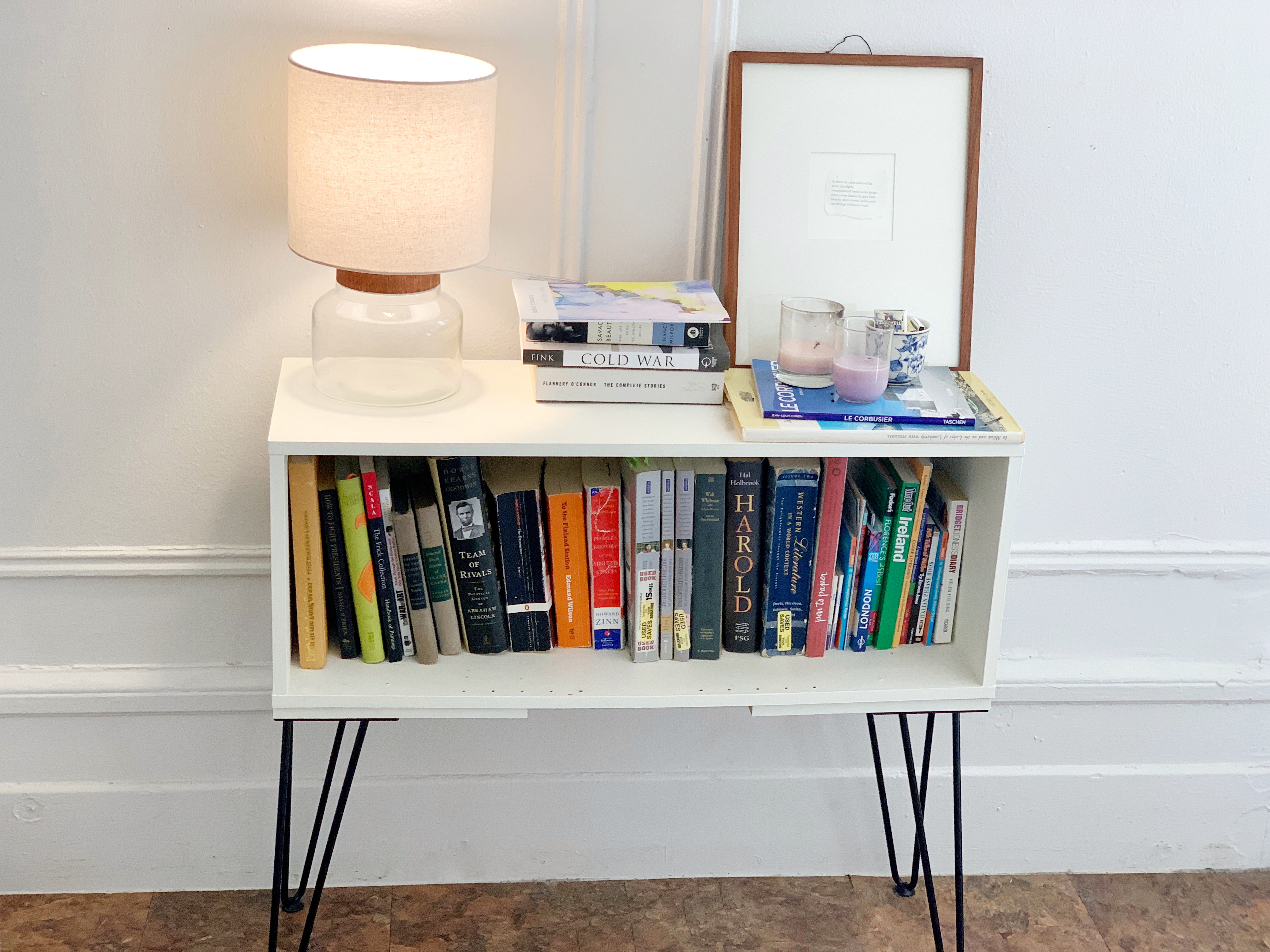 Diy An Easy Way To Give That Old Bookshelf New Life Lady Liberty